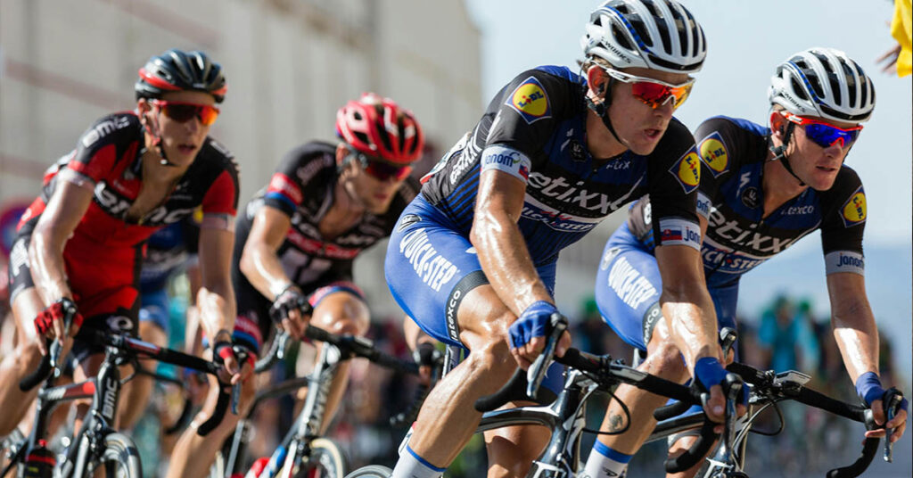 AI and adverse media screening for a competitive edge in Australia.